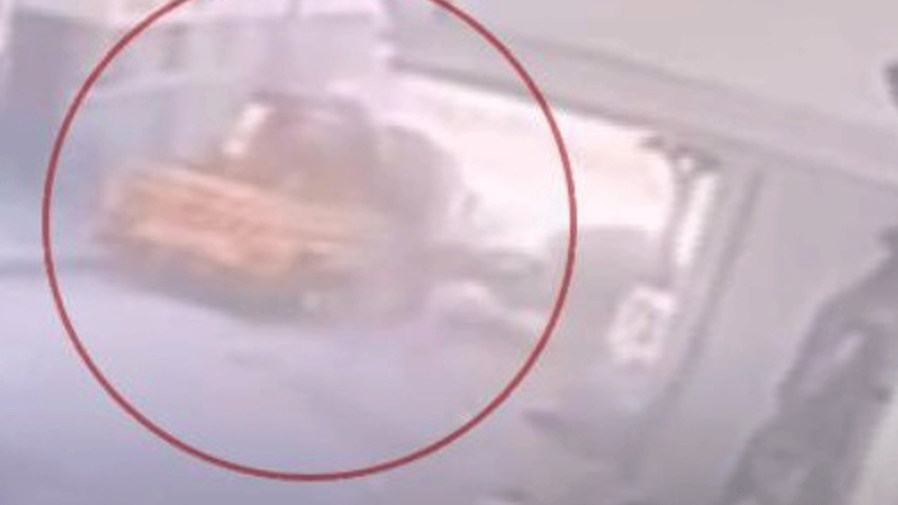 Başakşehir'de vincin 23 aracı biçtiği anların görüntüsü ortaya çıktı!