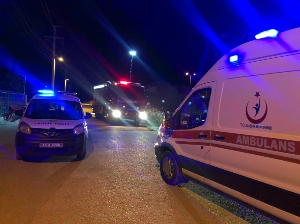 Virajı alamayan otomobil su kanalına uçtu, sürücüsü aracını bırakıp kaçtı 