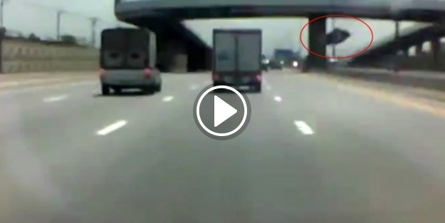 Virajı alamayıp alt yola düştü!