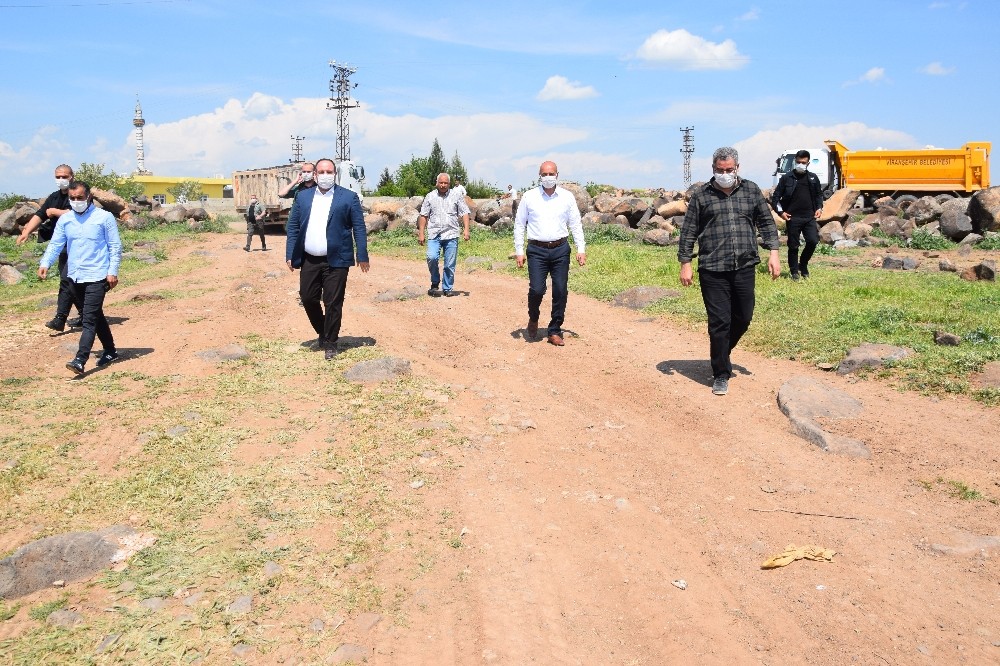 Viranşehir ‘de stabilize yol çalışması 