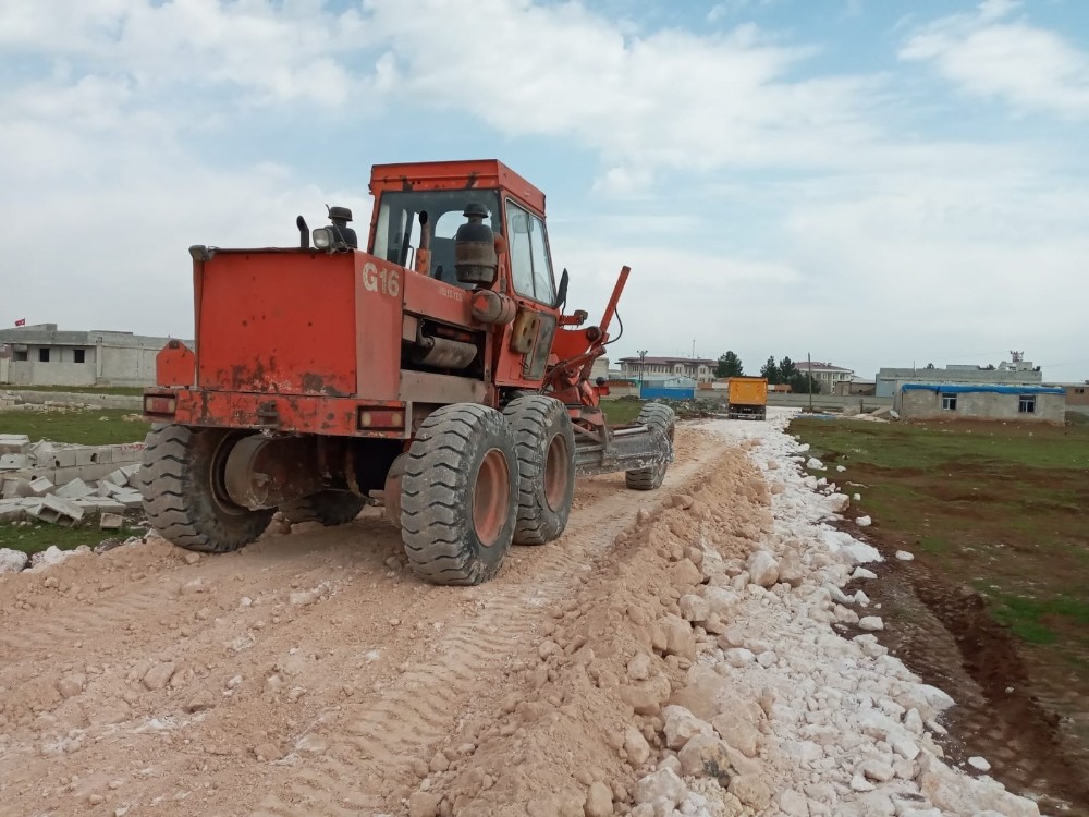 Viranşehir’de stabilize yol çalışmaları devam ediyor 