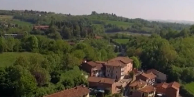 Virüse karşı ne yaptılar? İtalya'da vaka olmayan 200 nüfuslu kasabanın başkanı konuştu