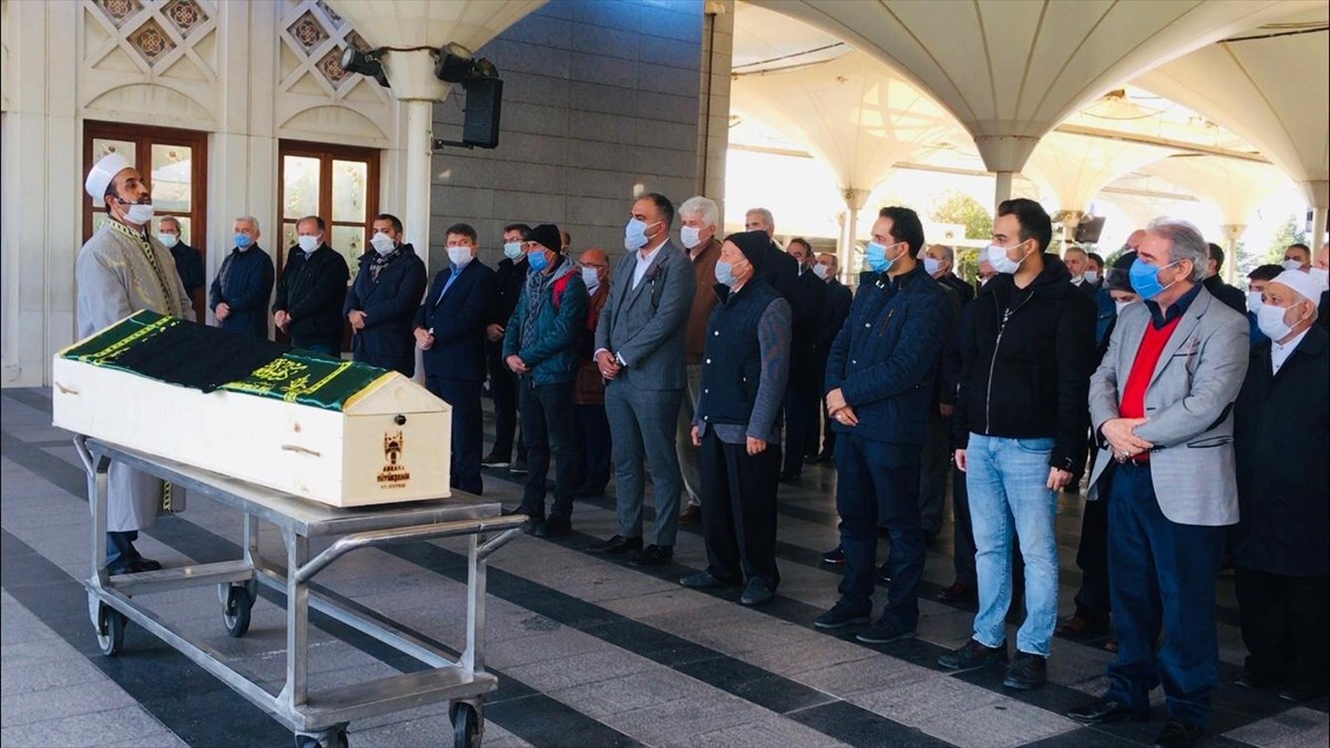 Virüsten vefat eden Koç’a son görev