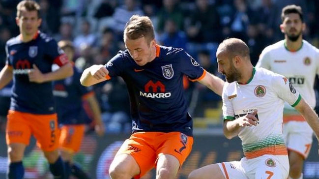 Visca Başakşehir formasıyla üst üste 125. lig maçına çıktı