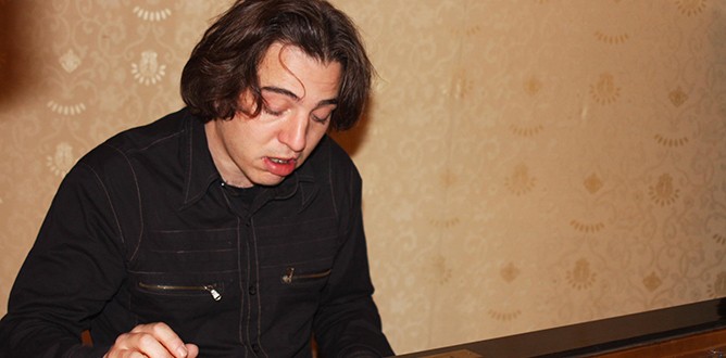 “Viskini koy STV’yi izle!”