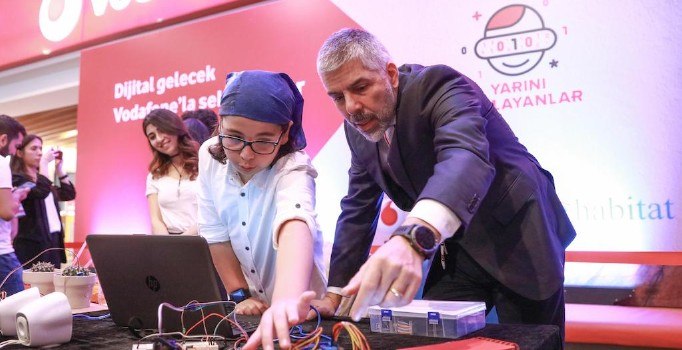 Vodafone 30 ilde 10 bin çocuğa kodlama öğretecek