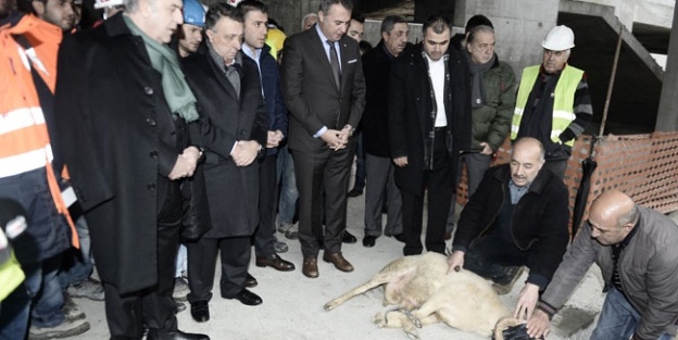 Vodafone Arena'nın çatı inşaatı başladı