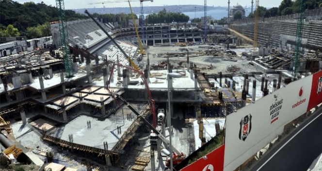 Vodafone Arena'nın çatısı monte edildi
