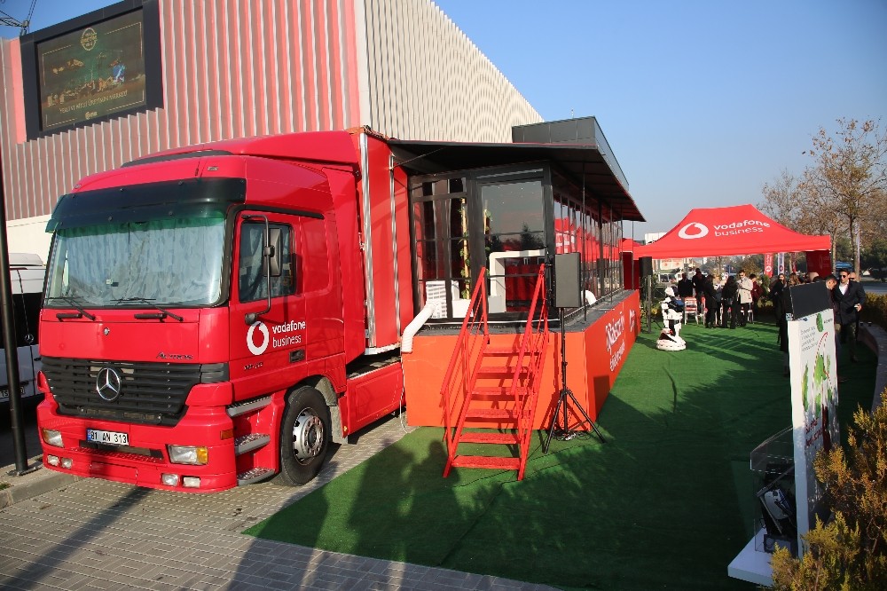 Vodafone Business Dijitalleşme Tırı Türkiye turunu tamamladı 