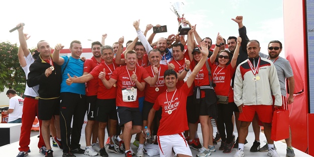 Vodafone İstanbul Champions Running binler profesyoneli koşturdu