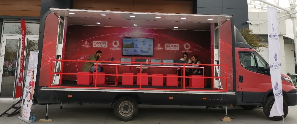 Vodafone Kodlama Minibüsü, 11 Ocak’ta İstanbul turuna çıkıyor 