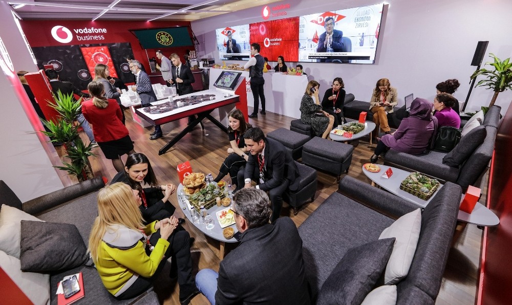 Vodafone teknoloji ve çözümlerini ekonomi zirvesinde tanıttı 