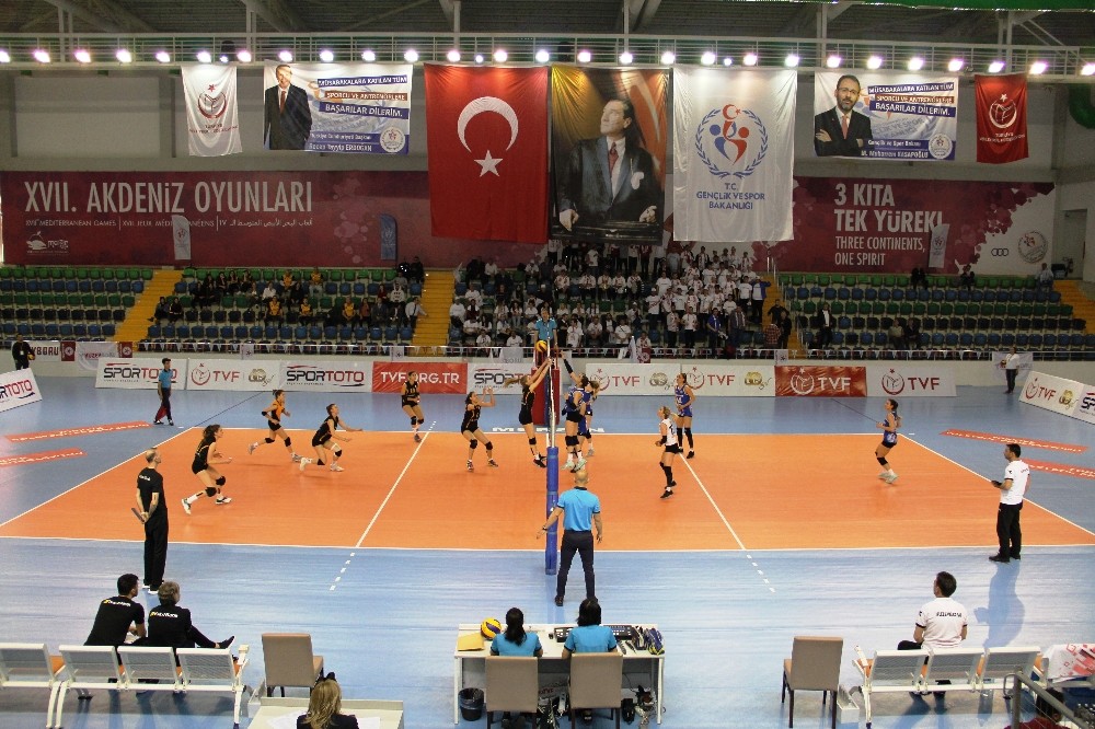 Voleybol 2. Lig Bayanlar Final Müsabakaları Mersin’de başladı 