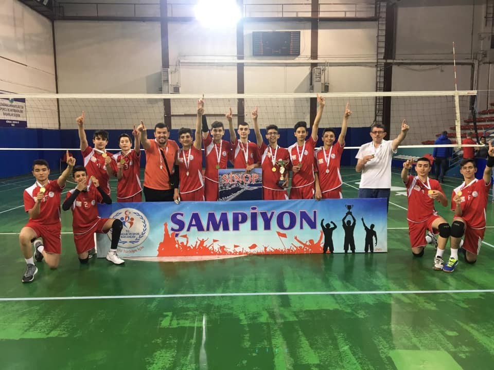 Voleybol Takımı Türkiye Şampiyonu 