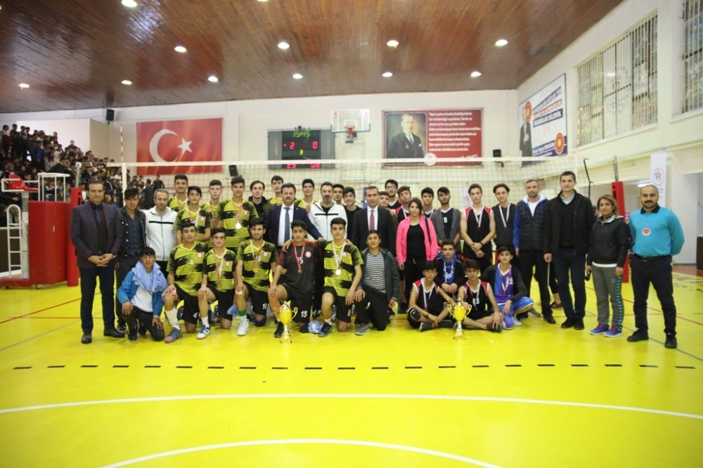 Voleybolda şampiyonlar belli oldu 