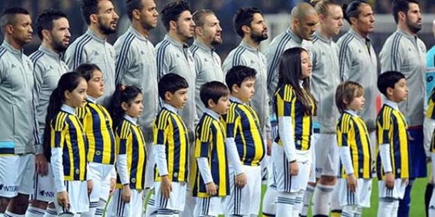 Volkan Demirel onun elini sıkmadı