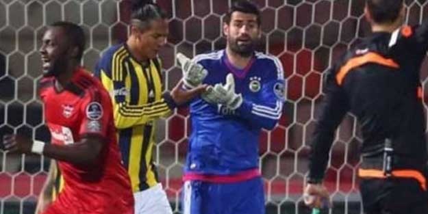  Volkan inanamadı! '6 hakem nasıl göremez!'