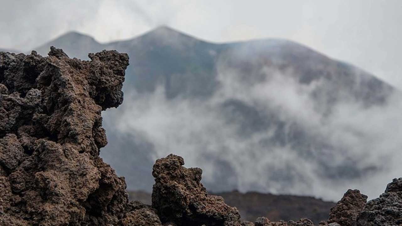 Volkanik kayadan yapılan yeni çimento, emisyonları yüzde 67 azaltabilir