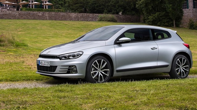 Volkswagen Scirocco ve Beetle’ın fişini çekiyor