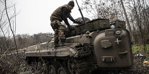 Volodimir Zelenskiy itiraf etti: Cephede durum ağır