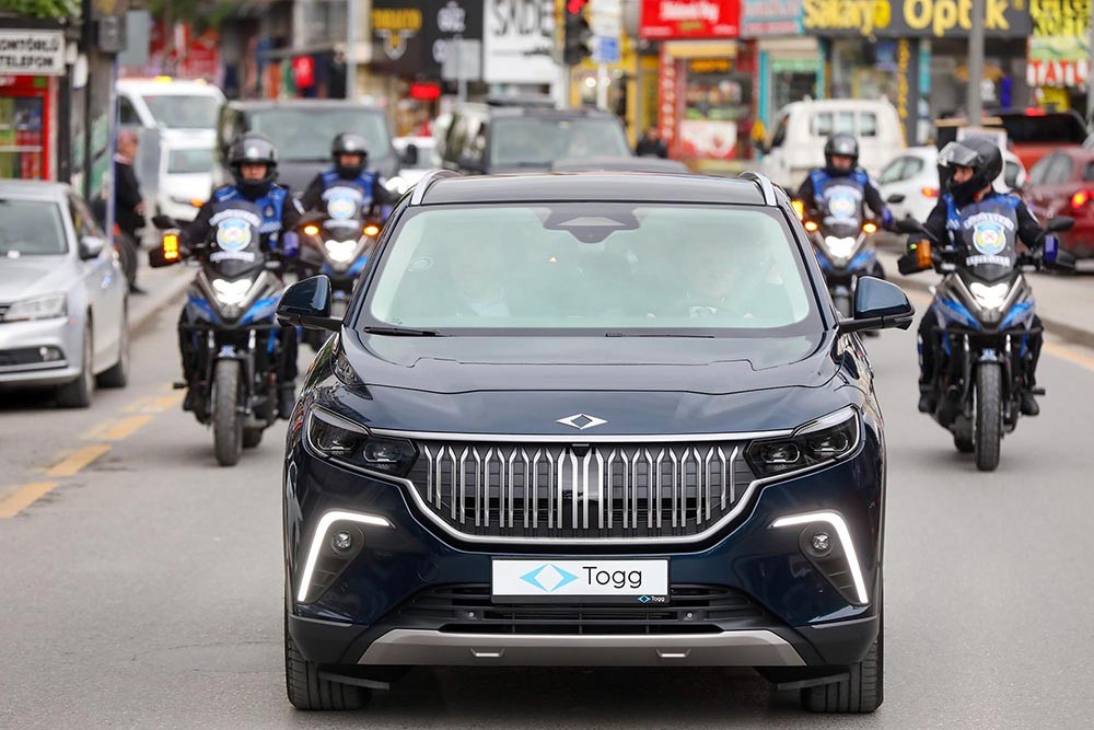 Voltaj yükseldi! Yollar elektrikleniyor! Bir elektrikli otomobil kaç TL yakar? En fazla satılan elektrikli araç modelleri hangileri?