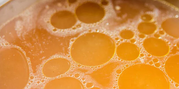 Vücutta kolajen üretimini azaltan 6 faktör! Eklemler için evde Kolajenli kemik suyu tarifi