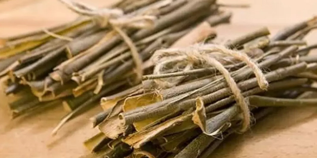 Vücuttaki iltihapları kurutuyor! Asker savaşçı gibi hareket ediyor: Salisilik asidin doğal kaynağı! Öyle bir şifa ki...