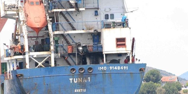 Vurulan gemi yakından görüntülendi