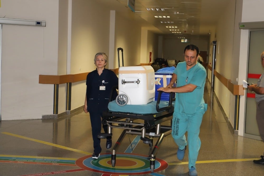 Vurularak hayatını kaybeden gencin organları 3 kişiye umut oldu 