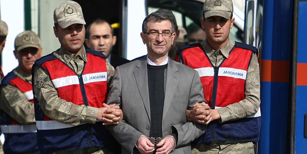 'Vurun, öldürün, ateş açın' emrini inkar etti