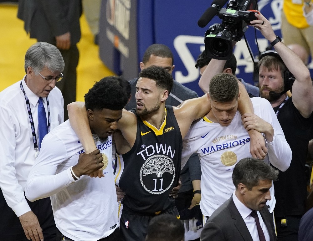 Warriors’ta Klay Thompson’ın sol diz çapraz bağları koptu 