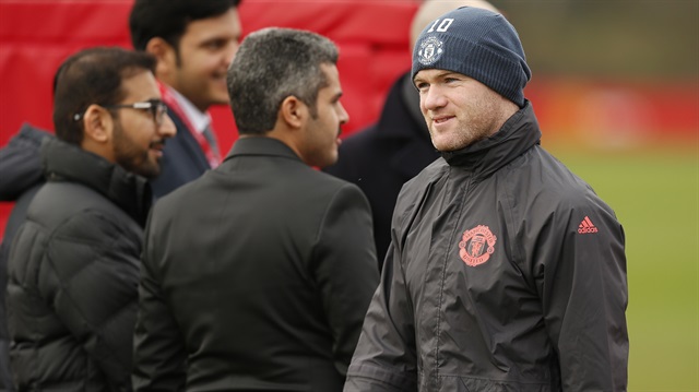 Wayne Rooney adım adım Çin'e gidiyor