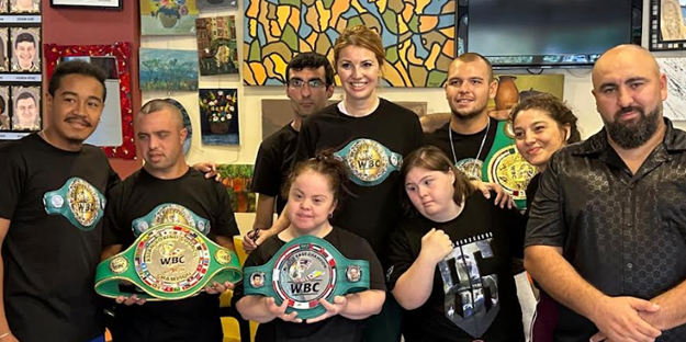 WBC Türkiye'nin şampiyon boksörlerinden down sendromlu bireylere anlamlı ziyaret