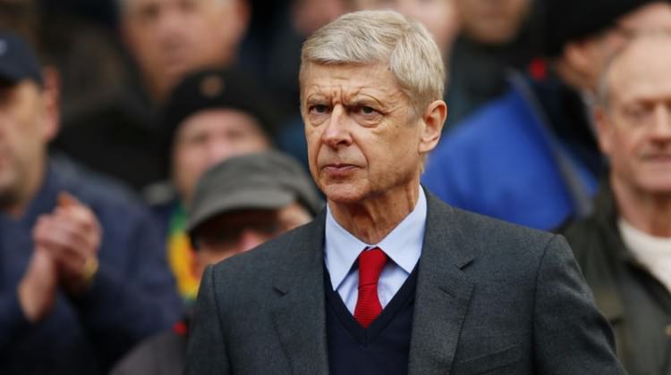 Wenger, Premier Lig efsanesi oldu!