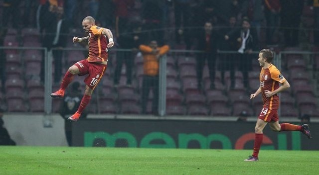 Wesley Sneijder 307 gün sonra...