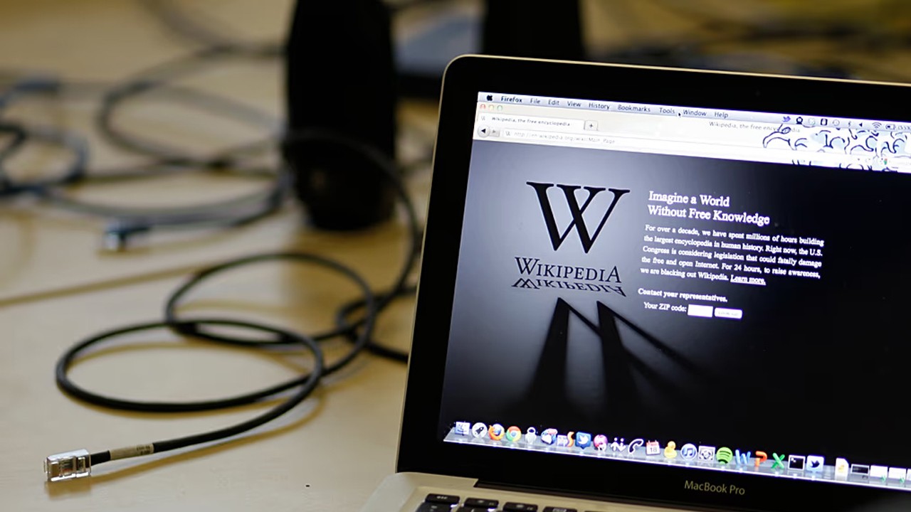 Wikipedia, yapay zekaya direniyor