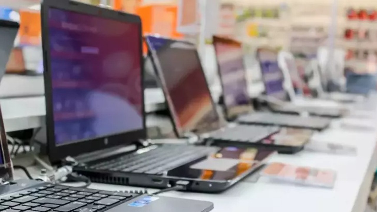 Windows 10 sona erdi: PC satışları uçuşa geçti