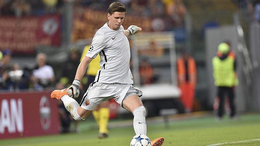 Wojciech Szczesny bir yıl daha Roma'da