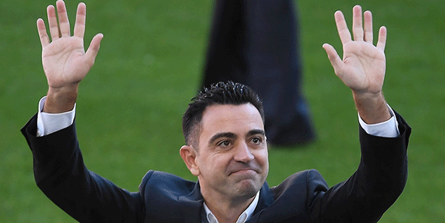 Xavi 1 yıl daha Barcelona’da!