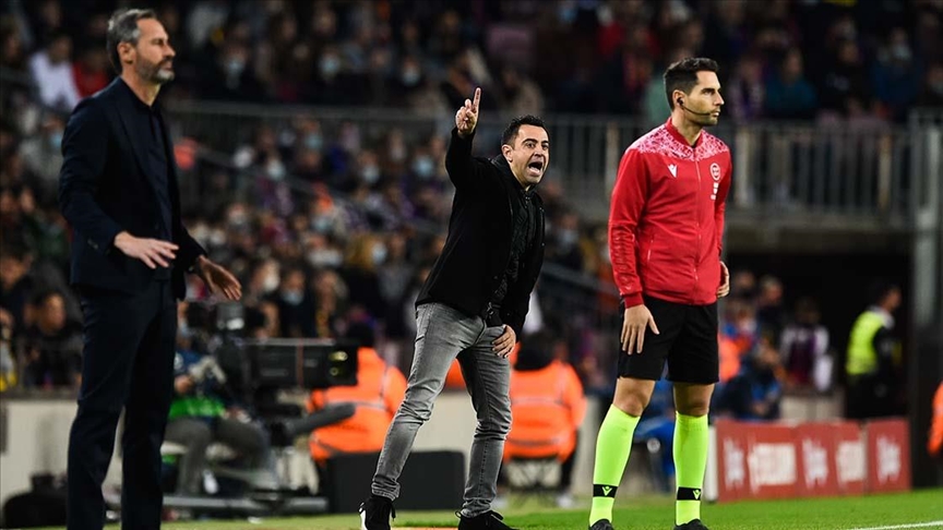 Xavi Hernandez, Barcelona'daki kariyerine derbi galibiyetiyle başladı