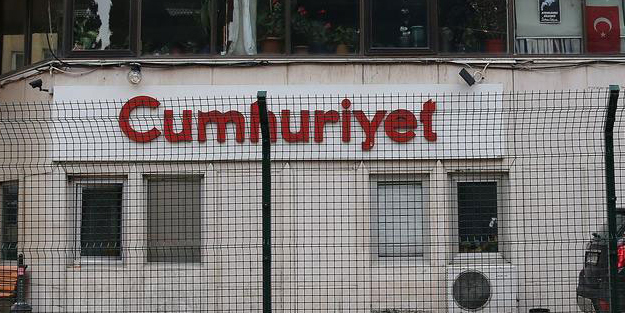 Ya bu neyin kafası? Cumhuriyet kendi kendini şamarladı
