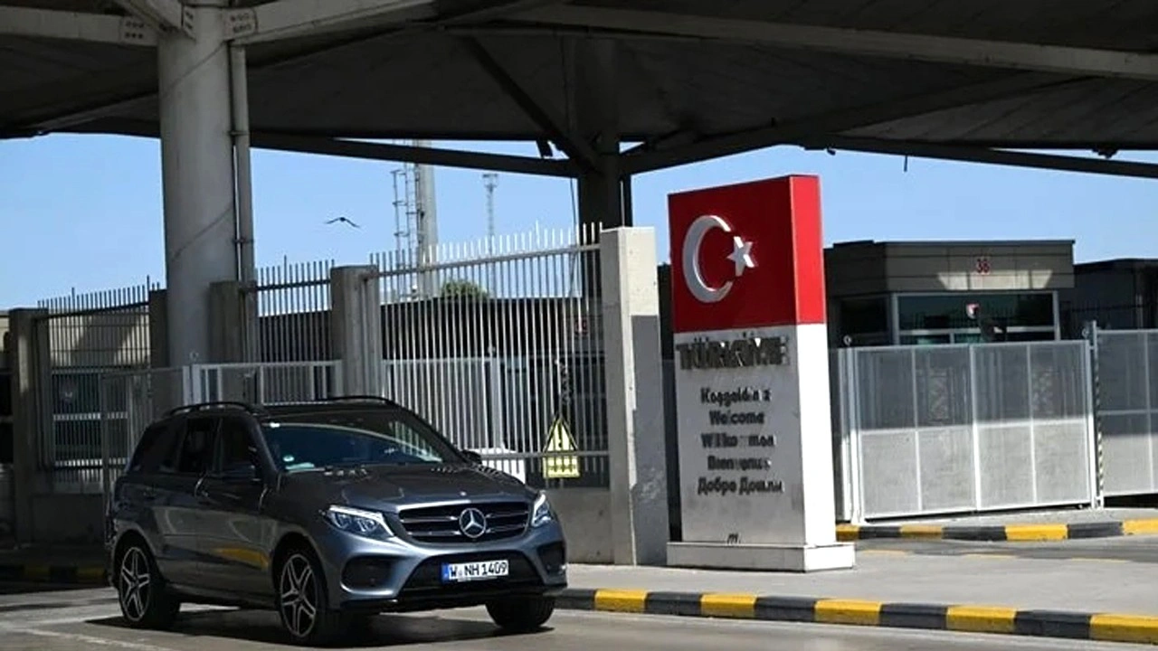 Yabancı plakalı araç sahiplerine uyarı: Borcunu ödemeden çıkış yok