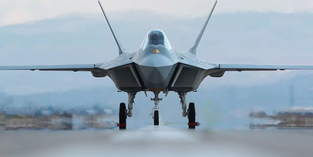 Yabancı ülkeleri Milli Muharip Uçak projesine dahil etmek riskli mi? Uzman isim önemli detayı açıkladı