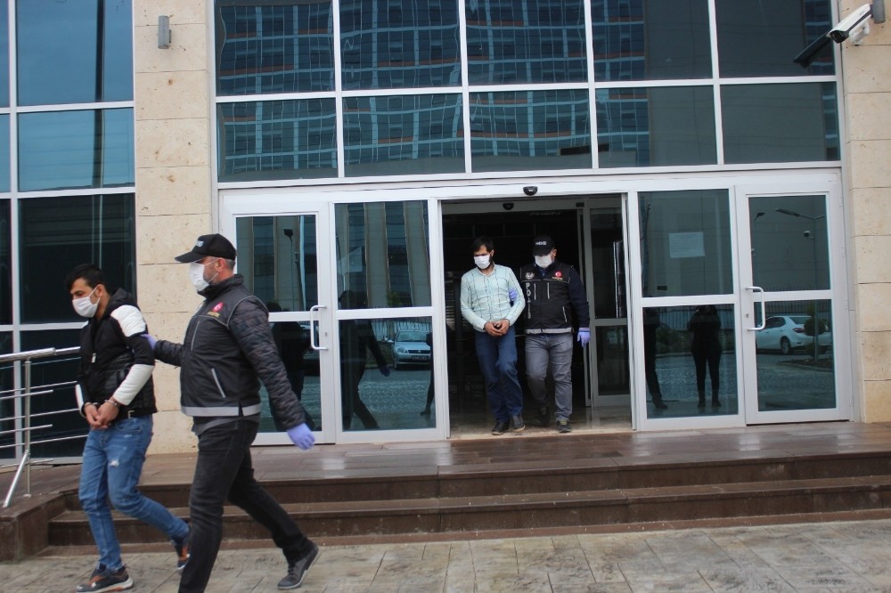 Yabancı uyruklu 2 şahsa uyuşturucu gözaltısı 