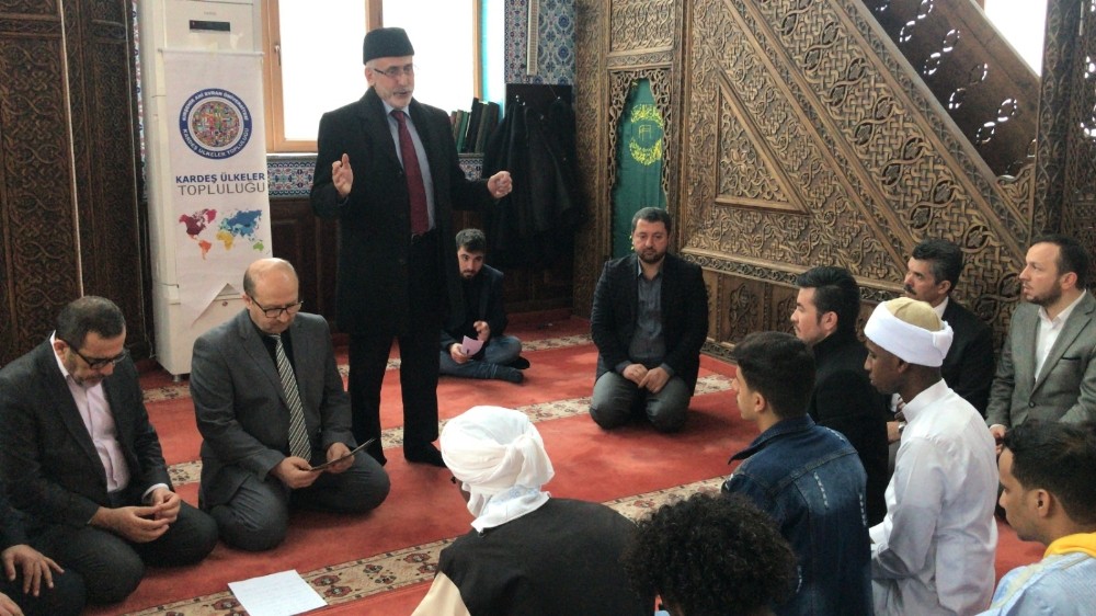 Yabancı uyruklu öğrenciler güzel Kur’an okumak için yarıştı 