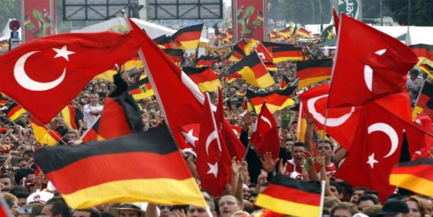 Yabancılar evlerinde Almanca konuşsun