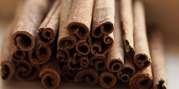 Yağ lekelerine, solmuş kıyafetlere kesin çözüm! Hayatınızı kolaylaştıracak ilginç pratik bilgiler