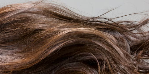 Yağlı saçlar bayram edecek: Saçı berbat etmemek için... Daha iyi bir şampuan yok!