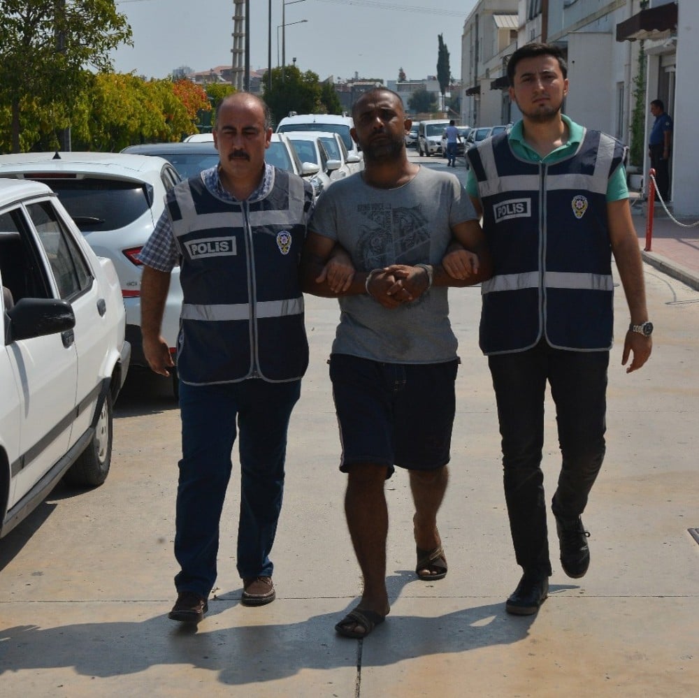 Yağma hükümlüsü parkta yakalandı 