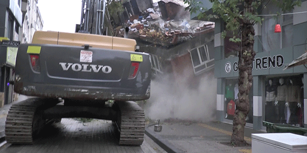 Yağmur binaları vurdu!